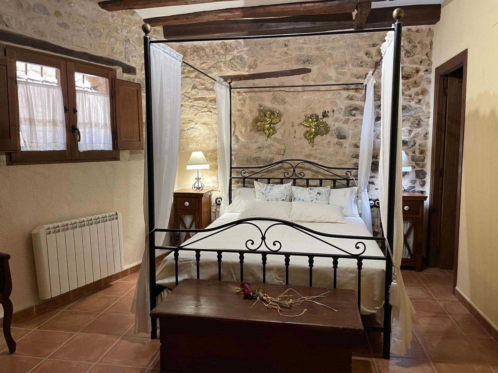 Casa Lidia - Antigua Posada Real Валдеробрес Екстериор снимка